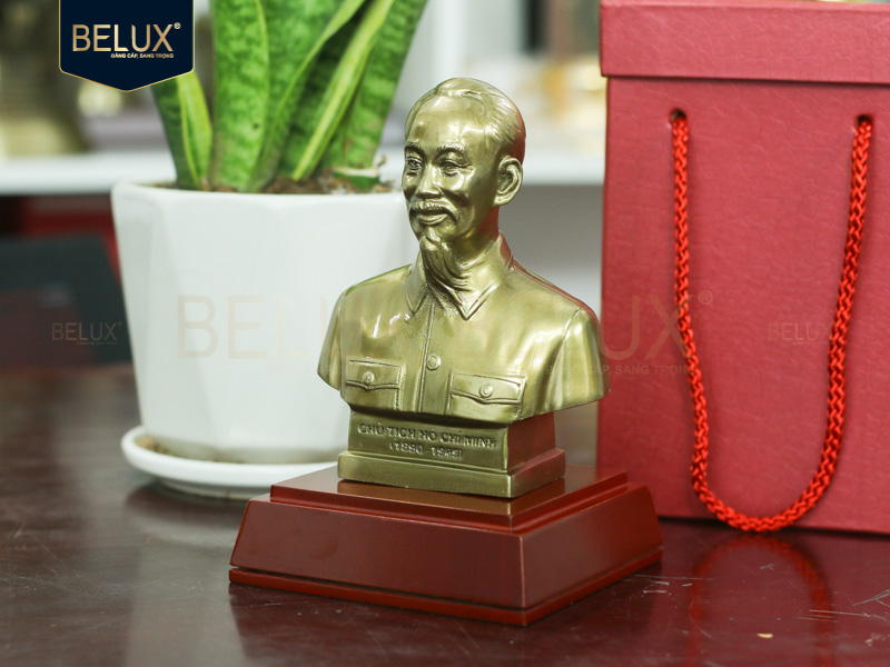 Lô 40 tượng Bác Hồ Tỉnh Ủy Tuyên Quang cao 15cm bằng đồng thiết kế theo yêu cầu